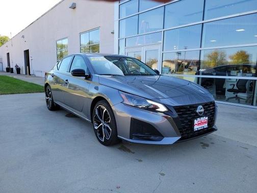 2023 Nissan Altima SR FWD