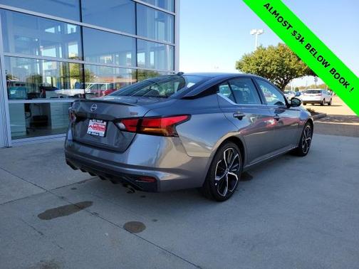 2023 Nissan Altima SR FWD