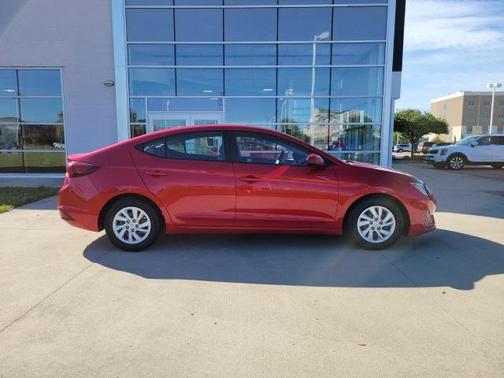 2020 Hyundai ELANTRA SE