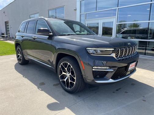 2022 Jeep Grand Cherokee Summit