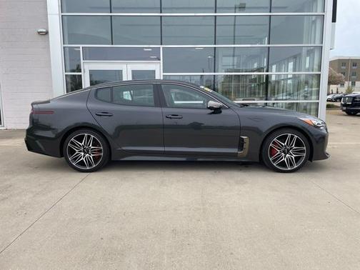 2022 Kia Stinger GT2