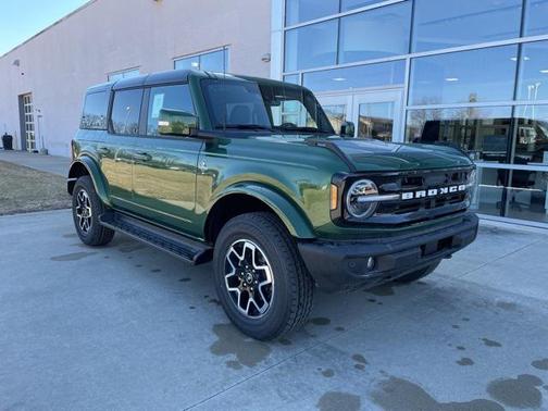 2025 Ford Bronco Outer Banks