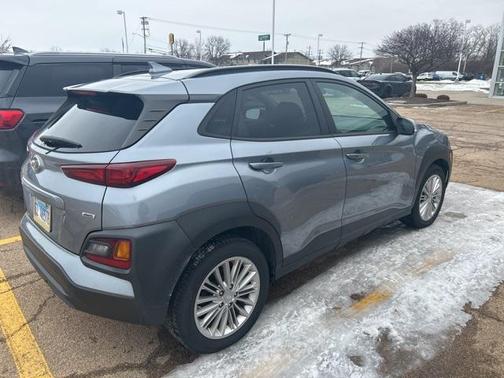 2021 Hyundai KONA SEL Plus