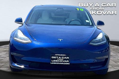 Deep Blue Metallic 2019 Tesla Model 3 Long Range
