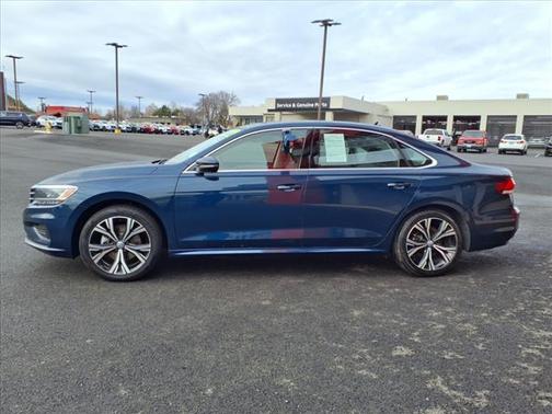 2022 Volkswagen Passat 2.0T SE
