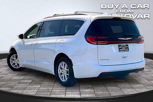 Bright White Clearcoat 2022 Chrysler Pacifica Touring L
