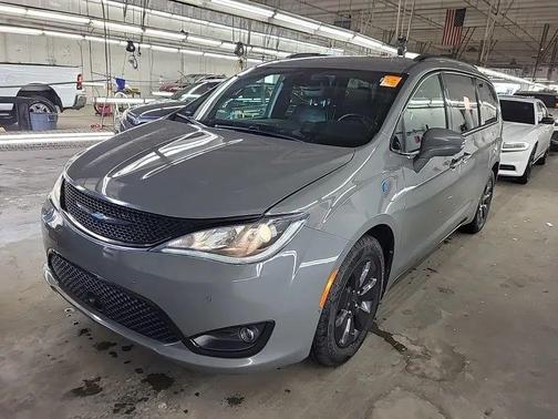 Ceramic Gray Clearcoat 2020 Chrysler Pacifica Hybrid Limited