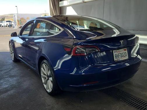Deep Blue Metallic 2018 Tesla Model 3 Long Range