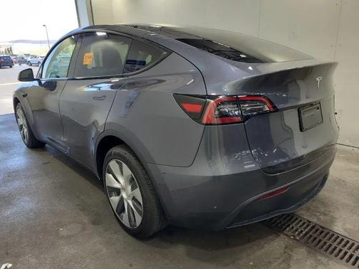 Midnight Silver Metallic 2023 Tesla Model Y Long Range Dual Motor All-Wheel Drive