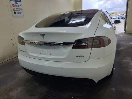 Pearl White Multi-Coat 2018 Tesla Model S 100D