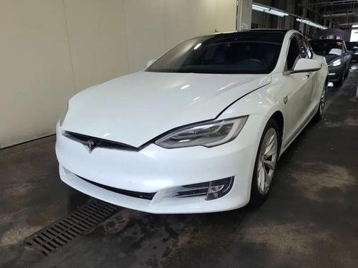 Pearl White Multi-Coat 2018 Tesla Model S 100D