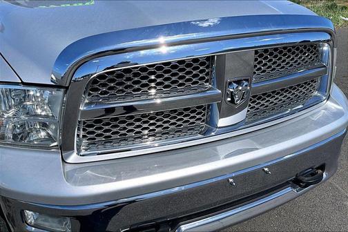 Bright Silver Metallic Clearcoat 2011 Dodge Ram 1500 Laramie
