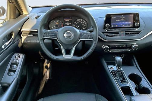 2022 Nissan Altima S FWD