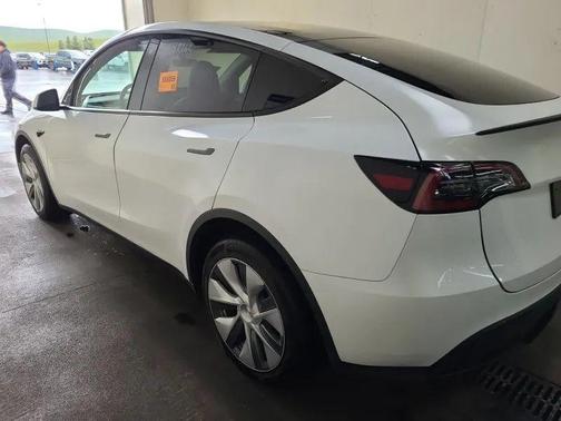 2023 Tesla Model Y Long Range Dual Motor All-Wheel Drive