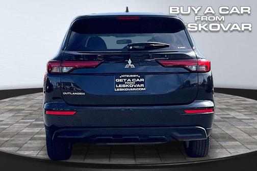 Black Diamond 2023 Mitsubishi Outlander ES 2.5 S-AWC
