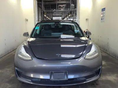 Midnight Silver Metallic 2019 Tesla Model 3 Performance