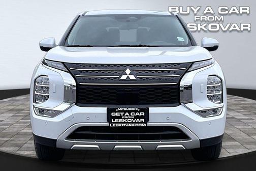 White Diamond 2024 Mitsubishi Outlander SE S-AWC