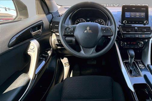 White Diamond 2024 Mitsubishi Eclipse Cross LE