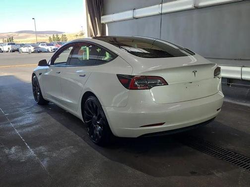 Pearl White Multi-Coat 2021 Tesla Model 3 Performance