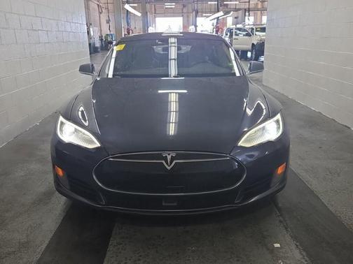 2015 Tesla Model S 70D