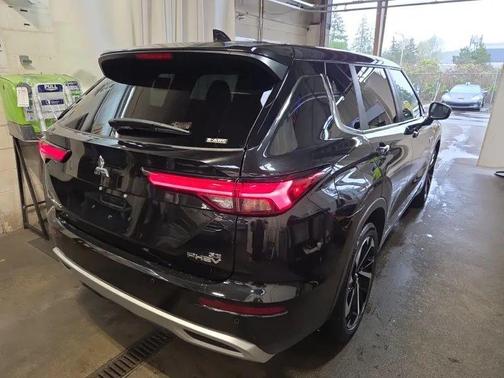 Black Diamond 2024 Mitsubishi Outlander SE S-AWC