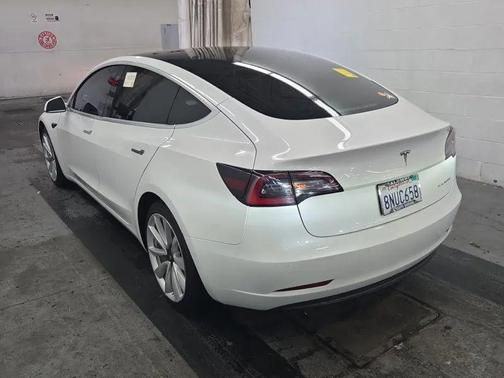 Pearl White Multi-Coat 2020 Tesla Model 3 Long Range