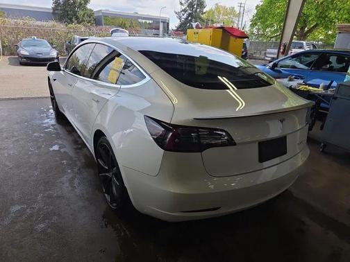 Pearl White Multi-Coat 2019 Tesla Model 3 Performance