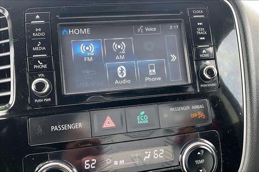 Cool Silver Metallic 2017 Mitsubishi Outlander ES