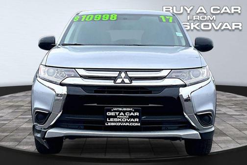 Cool Silver Metallic 2017 Mitsubishi Outlander ES