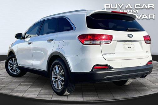 Snow White Pearl 2016 Kia Sorento LX