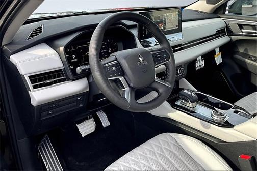 2025 Mitsubishi Outlander PLATINUM EDITION 2.5 S-AWC