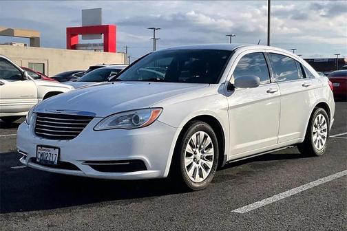 2013 Chrysler 200 LX