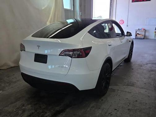 Pearl White Multi-Coat 2023 Tesla Model Y Long Range Dual Motor All-Wheel Drive