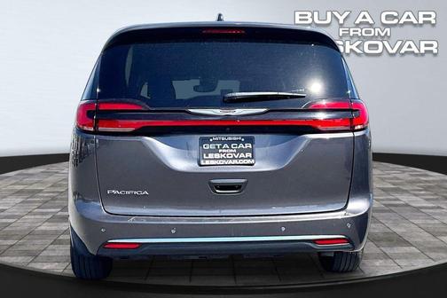 Granite Crystal Metallic Clearcoat 2023 Chrysler Pacifica Touring L