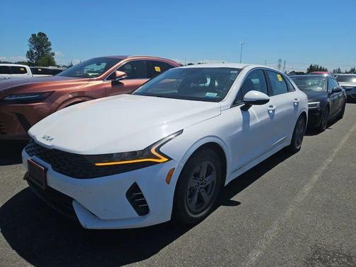 Glacial White Pearl 2023 Kia K5 LXS