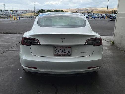 Pearl White Multi-Coat 2019 Tesla Model 3 Long Range