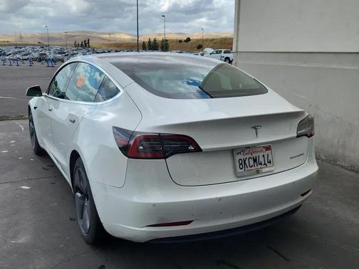 Pearl White Multi-Coat 2019 Tesla Model 3 Long Range