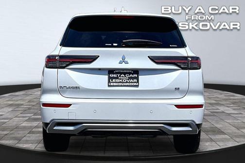 White Diamond 2025 Mitsubishi Outlander SE S-AWC