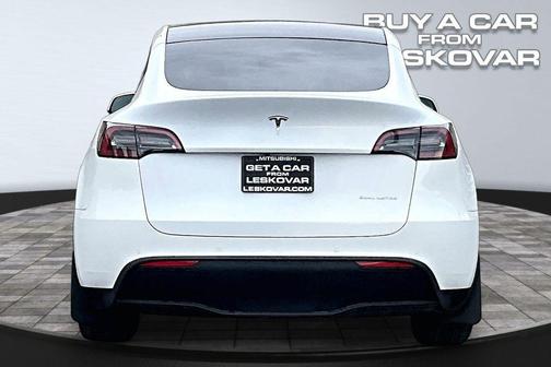 Pearl White Multi-Coat 2022 Tesla Model Y Long Range Dual Motor All-Wheel Drive