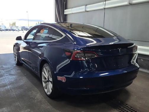 Deep Blue Metallic 2018 Tesla Model 3 Long Range