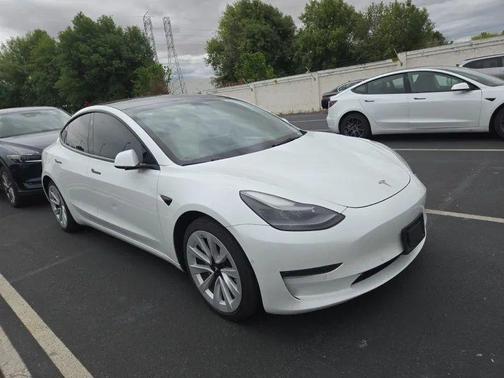 Pearl White Multi-Coat 2022 Tesla Model 3 Long Range