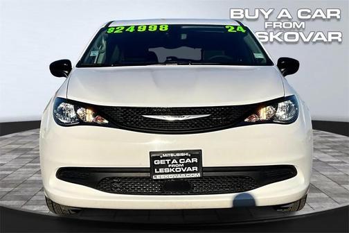 2024 Chrysler Voyager LX