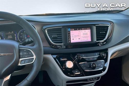 2024 Chrysler Voyager LX