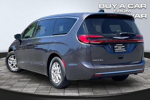 Granite Crystal Metallic Clearcoat 2023 Chrysler Pacifica Touring L