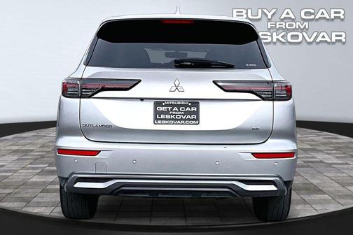 Alloy Silver Metallic 2025 Mitsubishi Outlander SE S-AWC