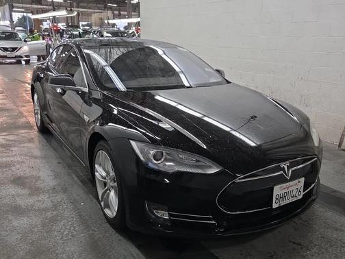 2016 Tesla Model S 90D