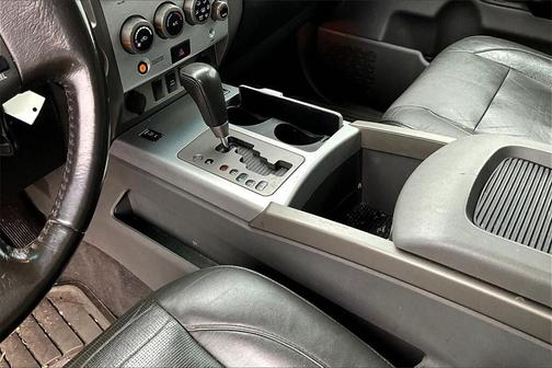 2005 Nissan Armada LE