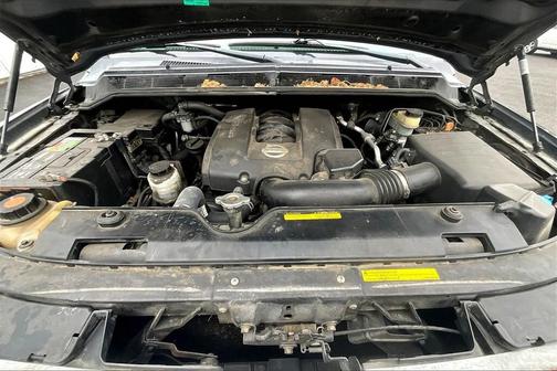 2005 Nissan Armada LE