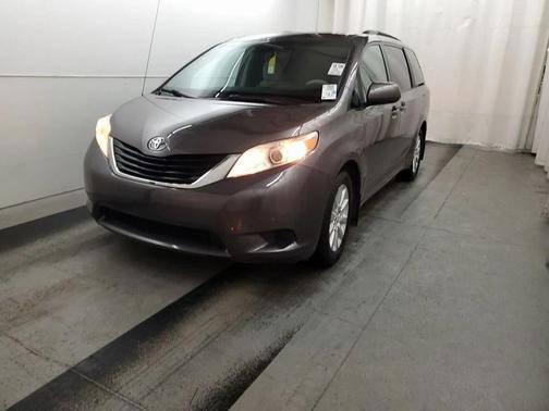 2014 Toyota Sienna LE