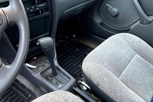 2001 Suzuki Swift GL